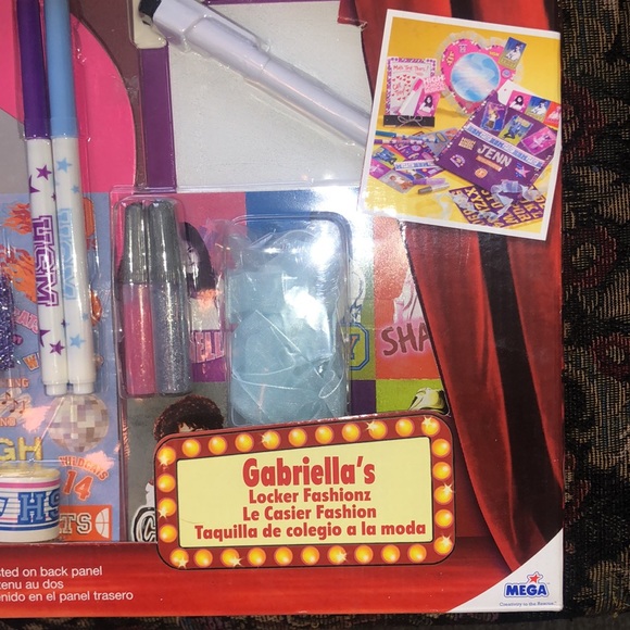 High School Musical Gabriella’s Locker Fashionz - Picture 2 of 3